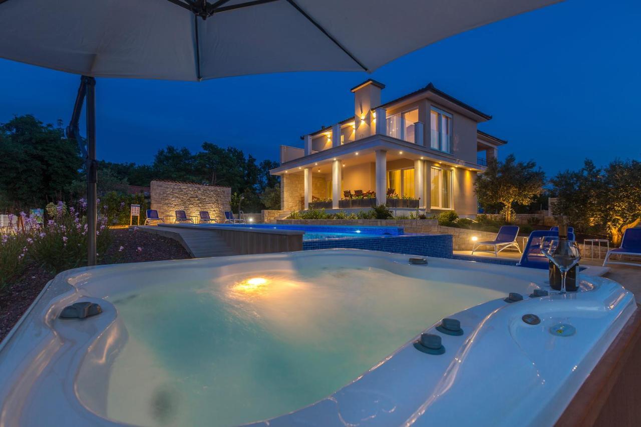Villa Roko Малинска Екстериор снимка