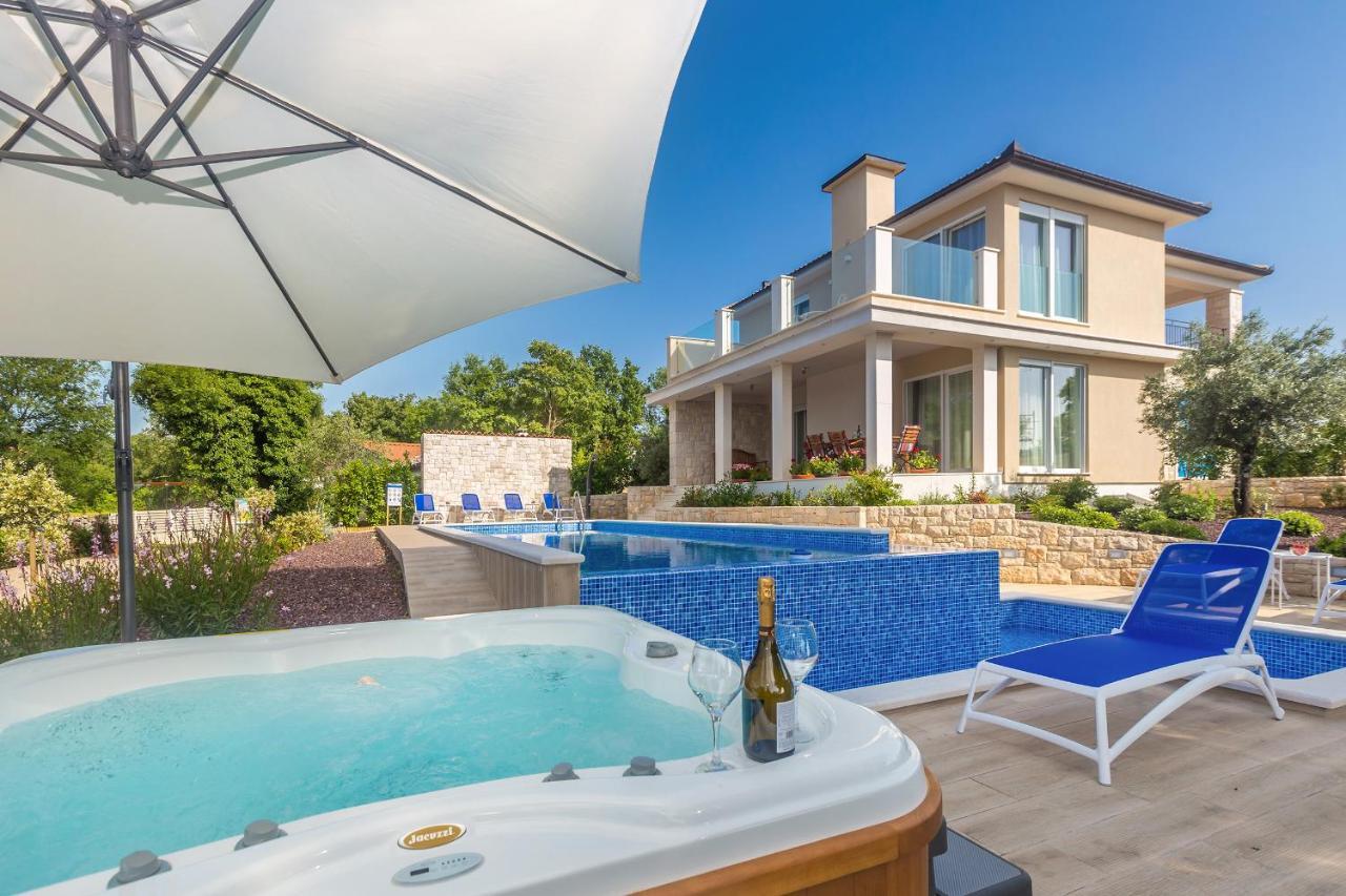 Villa Roko Малинска Екстериор снимка