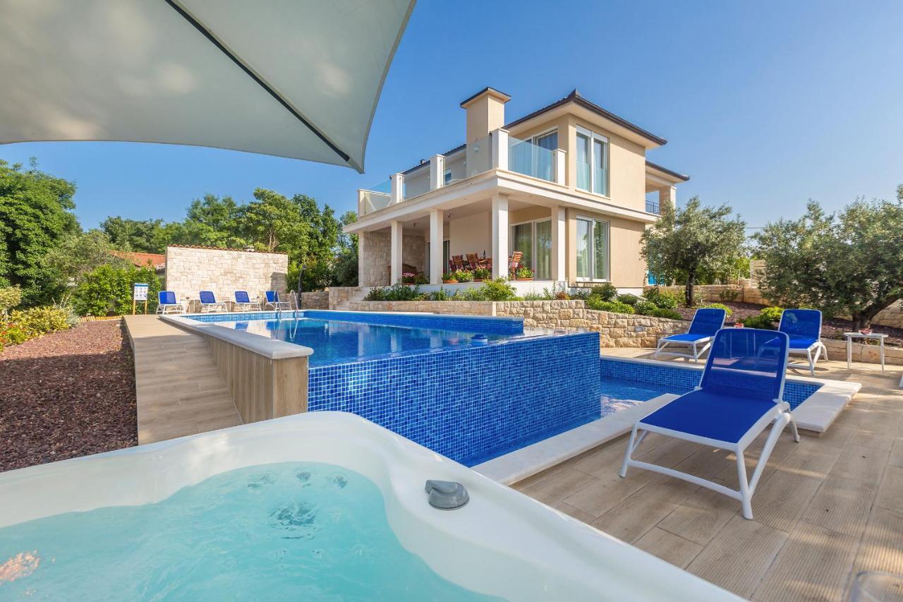Villa Roko Малинска Екстериор снимка