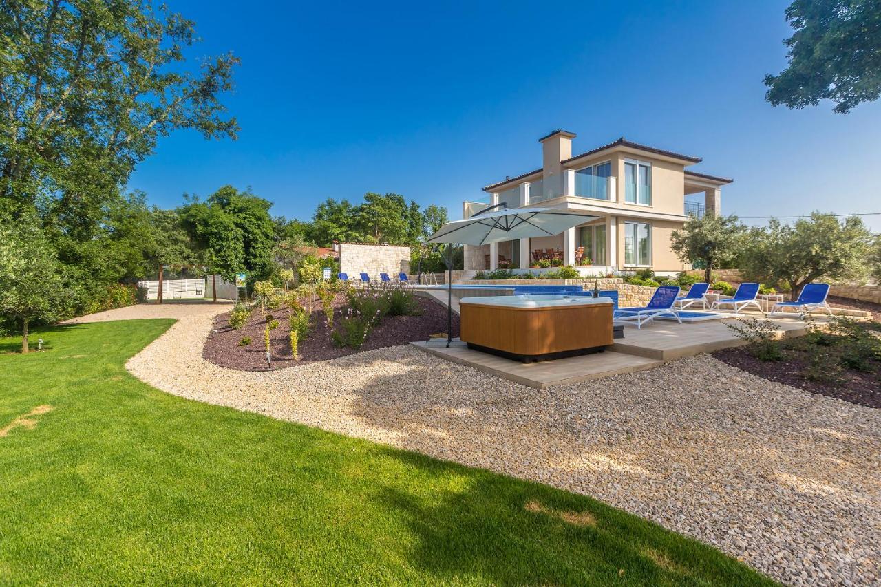 Villa Roko Малинска Екстериор снимка